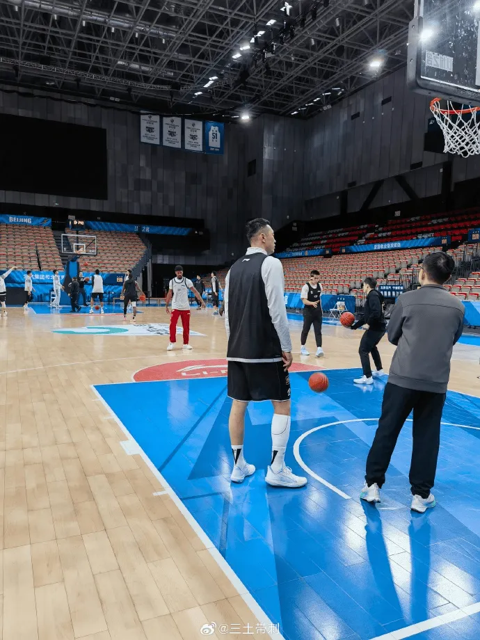 7k7k幸运水果机游戏-媒体人谈北京男篮队内伤病情况：翟晓川也拉伤了